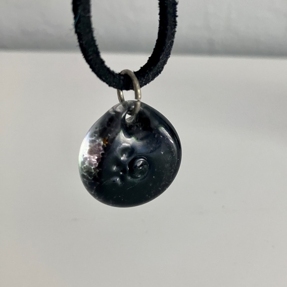 Black and purple glass orchid flower pendant necklace - handmade glass - Picture 4 of 5